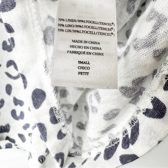 Rails Roman Tee Snow Leopard Print Size Small - Picture 3 of 4